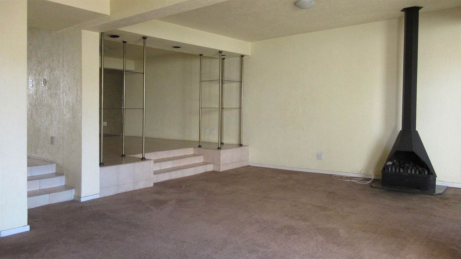 3 Bed Apartment in Illovo photo number 10