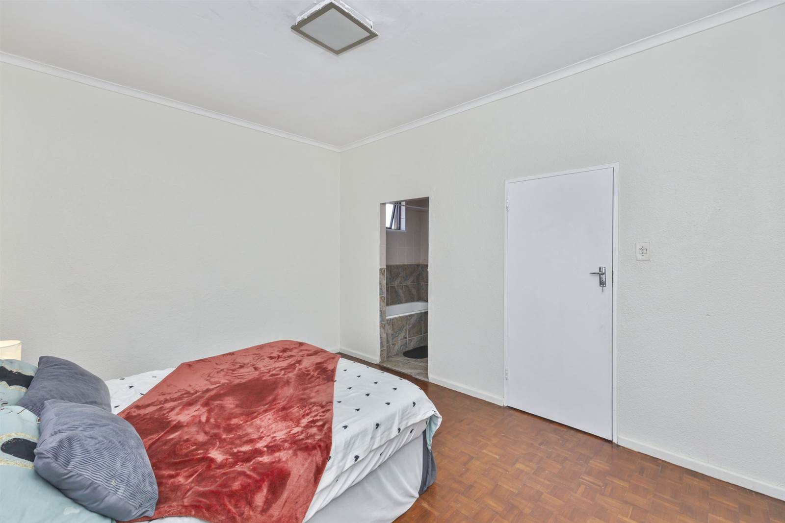 2 Bed Apartment in Milnerton Central photo number 18