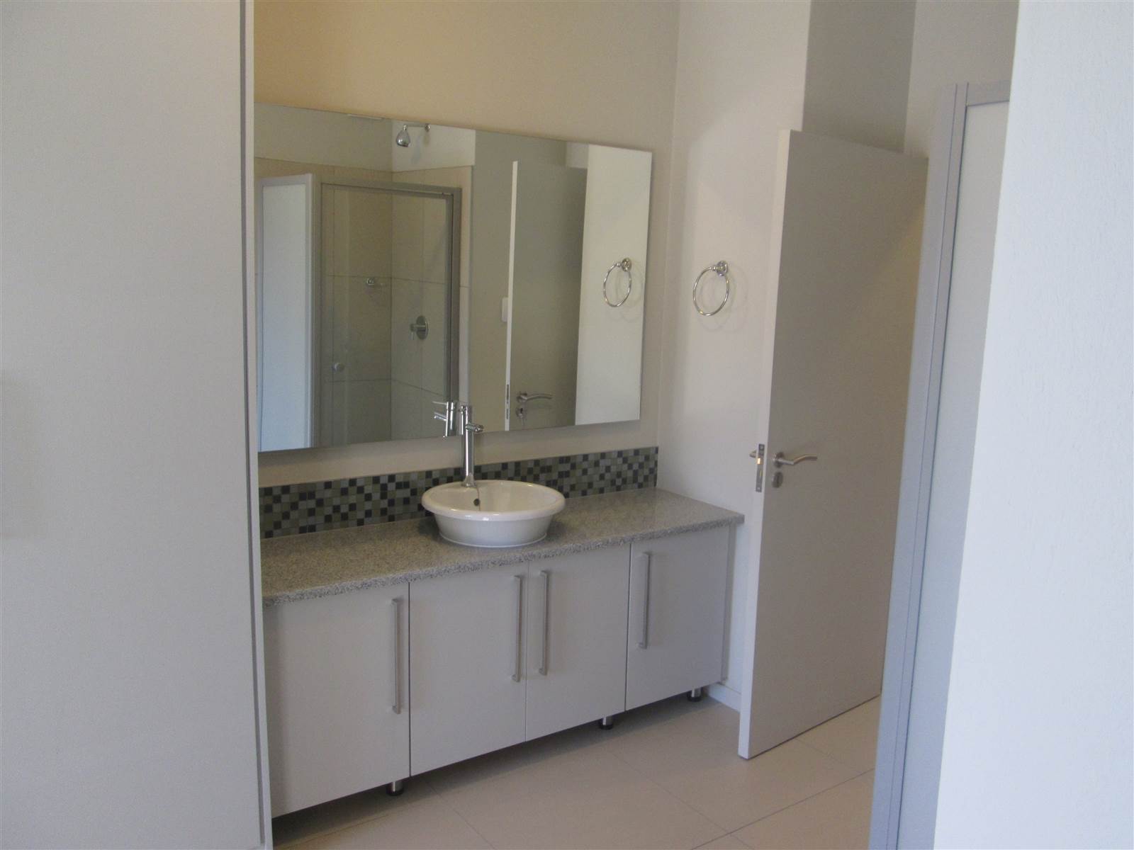 2 Bed Apartment in Rivonia photo number 9