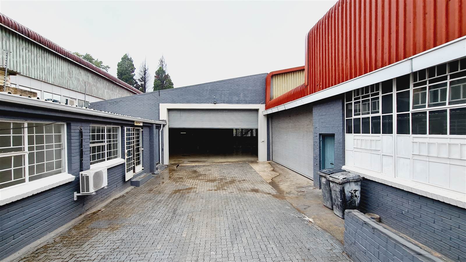 1500  m² Industrial space in Strydompark photo number 1