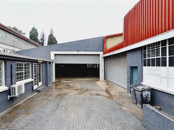 1500  m² Industrial space in Strydompark