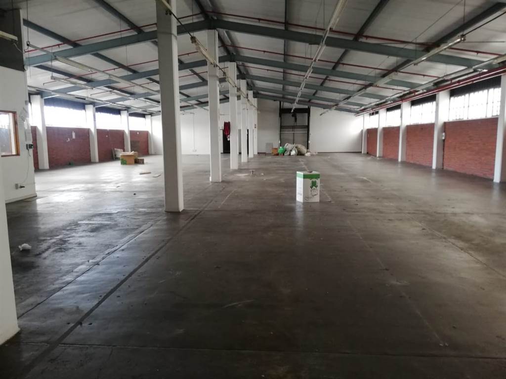 1800  m² Industrial space in Maitland photo number 3