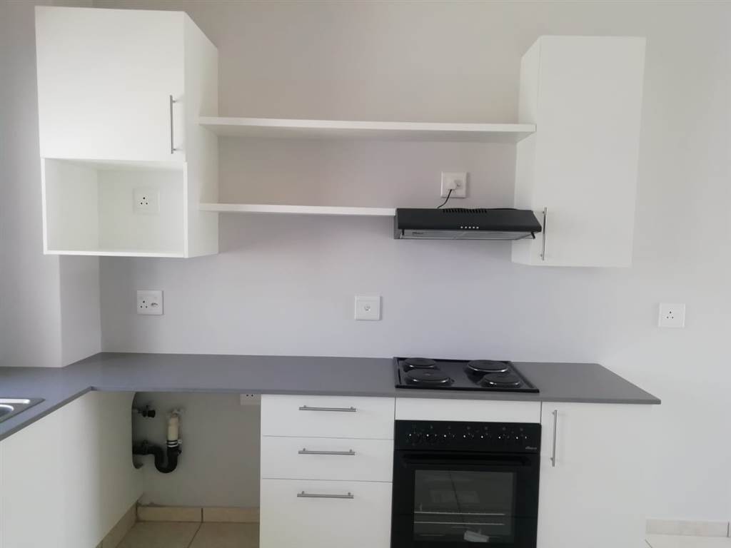 2 Bed Apartment in Ballito photo number 6