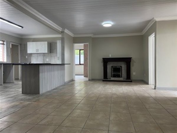 4 Bedroom House 4 Bedroom House