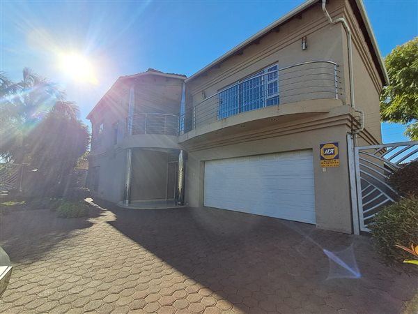 4 Bedroom House 4 Bedroom House