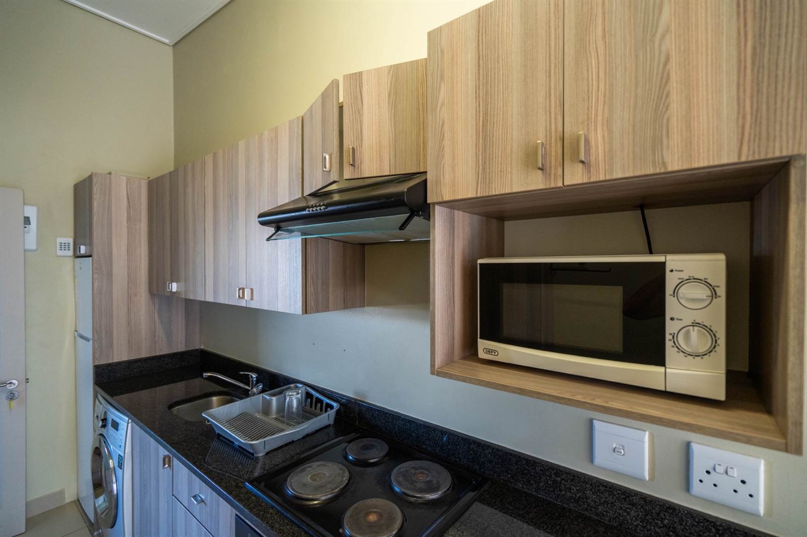 1 Bed Apartment in Grahamstown Central photo number 16
