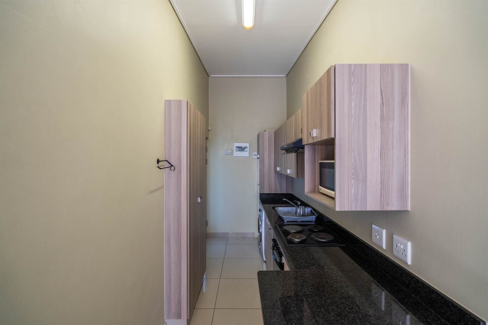 1 Bed Apartment in Grahamstown Central photo number 18