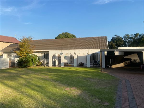 3 Bedroom House 3 Bedroom House