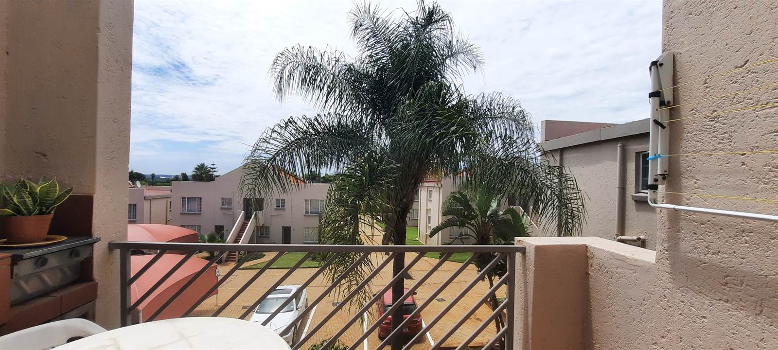 2 Bed Apartment in Garsfontein photo number 16