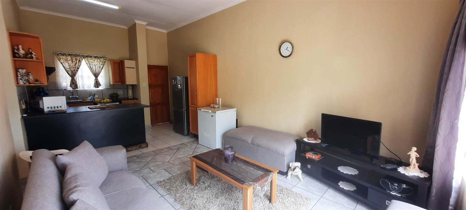 2 Bed Apartment in Garsfontein photo number 14