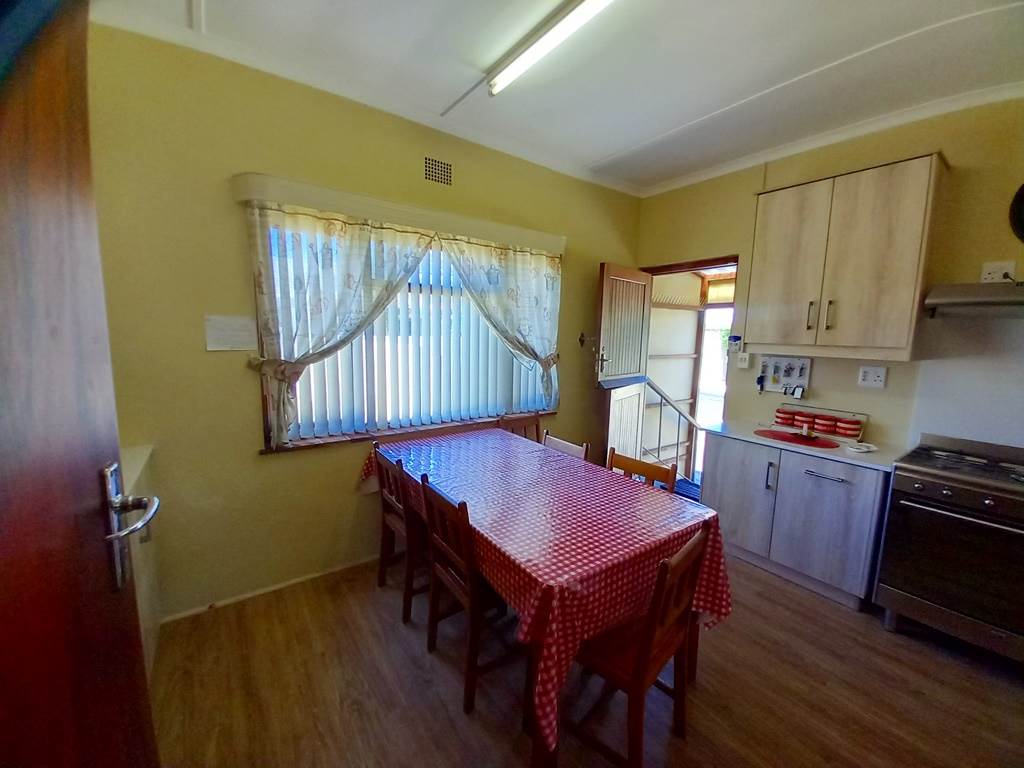4 Bed House in Struisbaai photo number 17