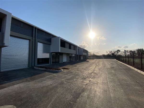 211  m² Industrial space