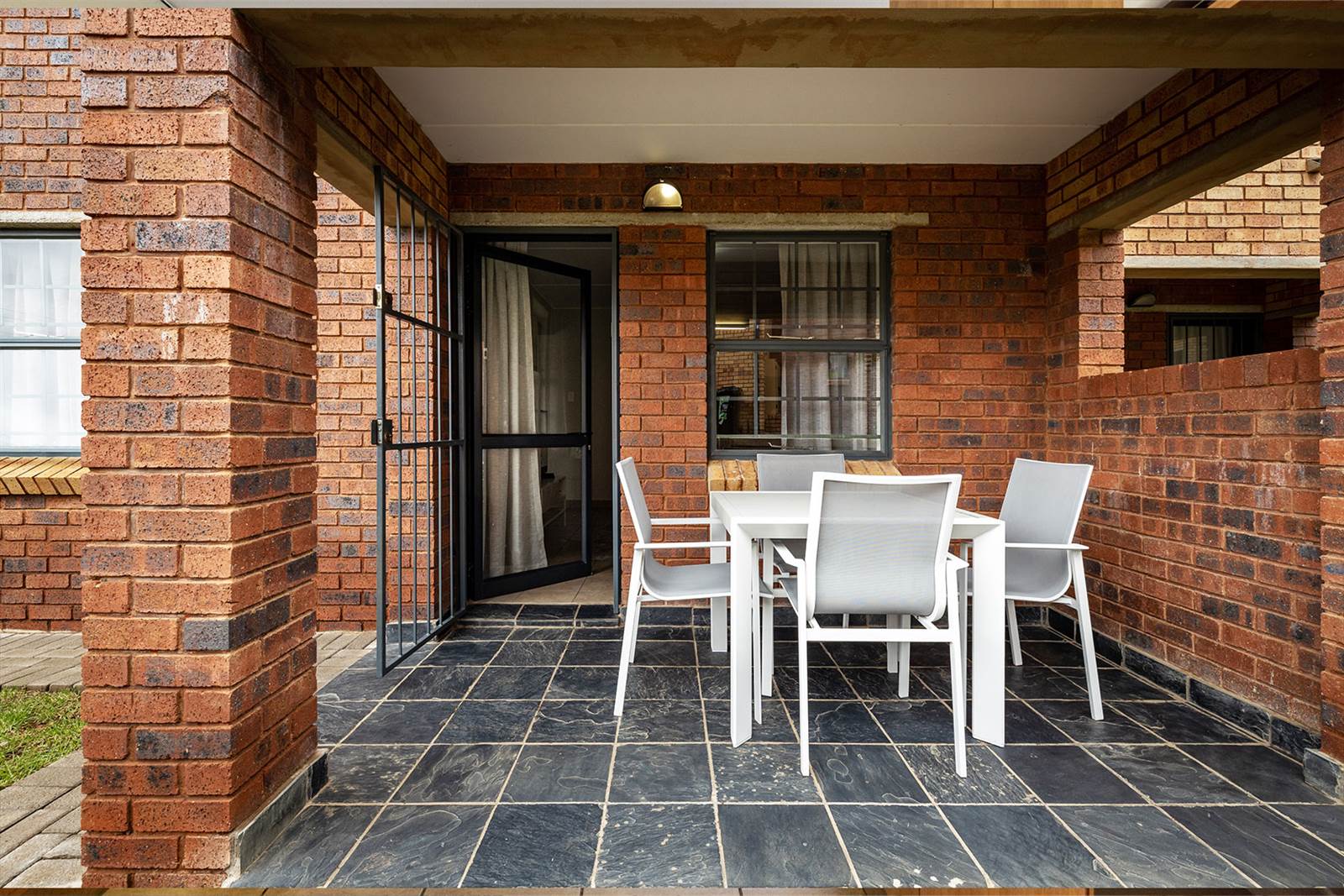 2 Bed Apartment in Lenasia photo number 10