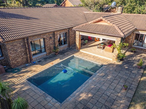 4 Bedroom House 4 Bedroom House