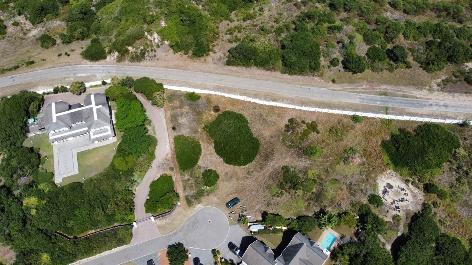 1365 m² Land available in St Francis Bay photo number 2