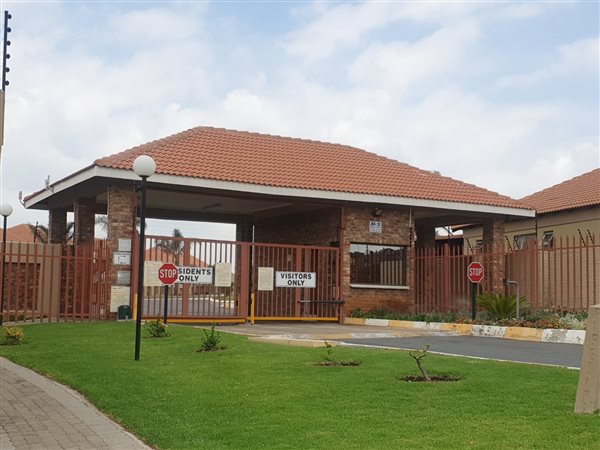 2 Bedroom Townhouse 2 Bedroom Townhouse
