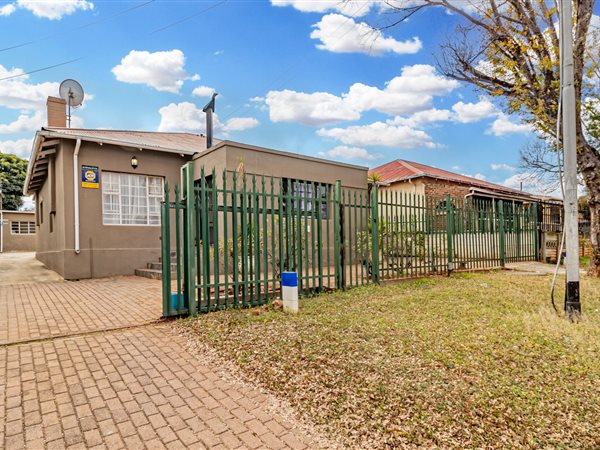 1 Bedroom House