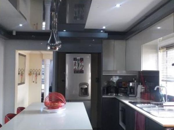 2 Bed House in Stanger Manor