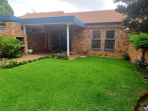 2 Bed Townhouse in Clubview