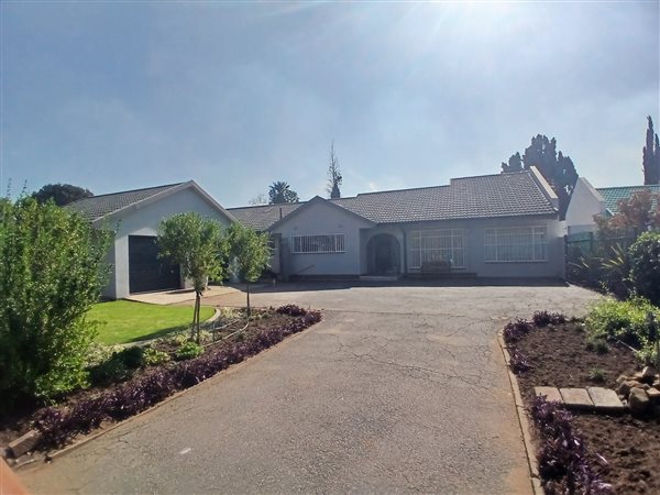 3 Bedroom House 3 Bedroom House