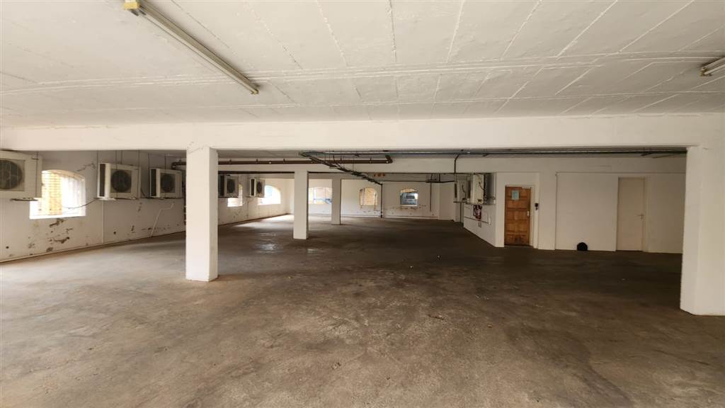 310  m² Commercial space in Die Hoewes photo number 20