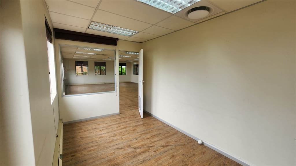 310  m² Commercial space in Die Hoewes photo number 13