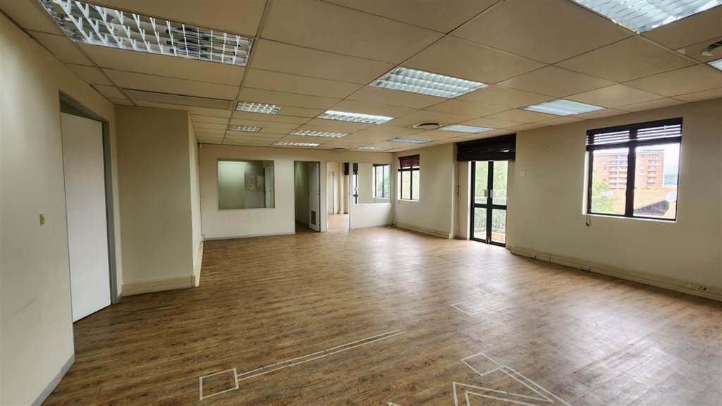 310  m² Commercial space in Die Hoewes photo number 17