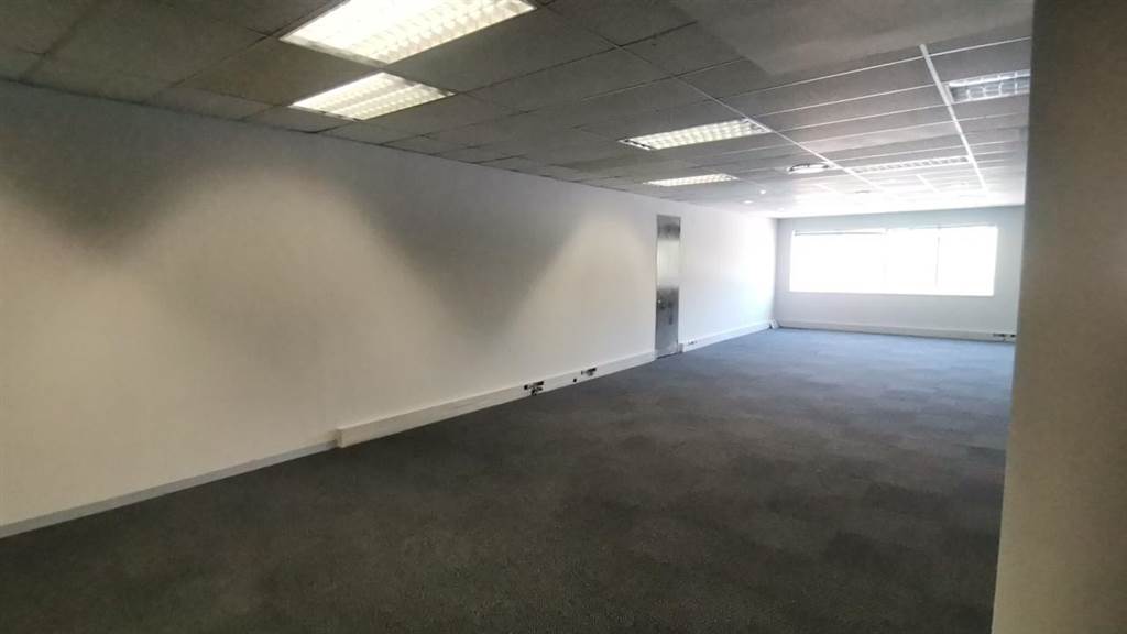 261  m² Commercial space in Bedfordview photo number 12