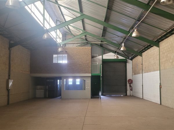 398  m² Industrial space