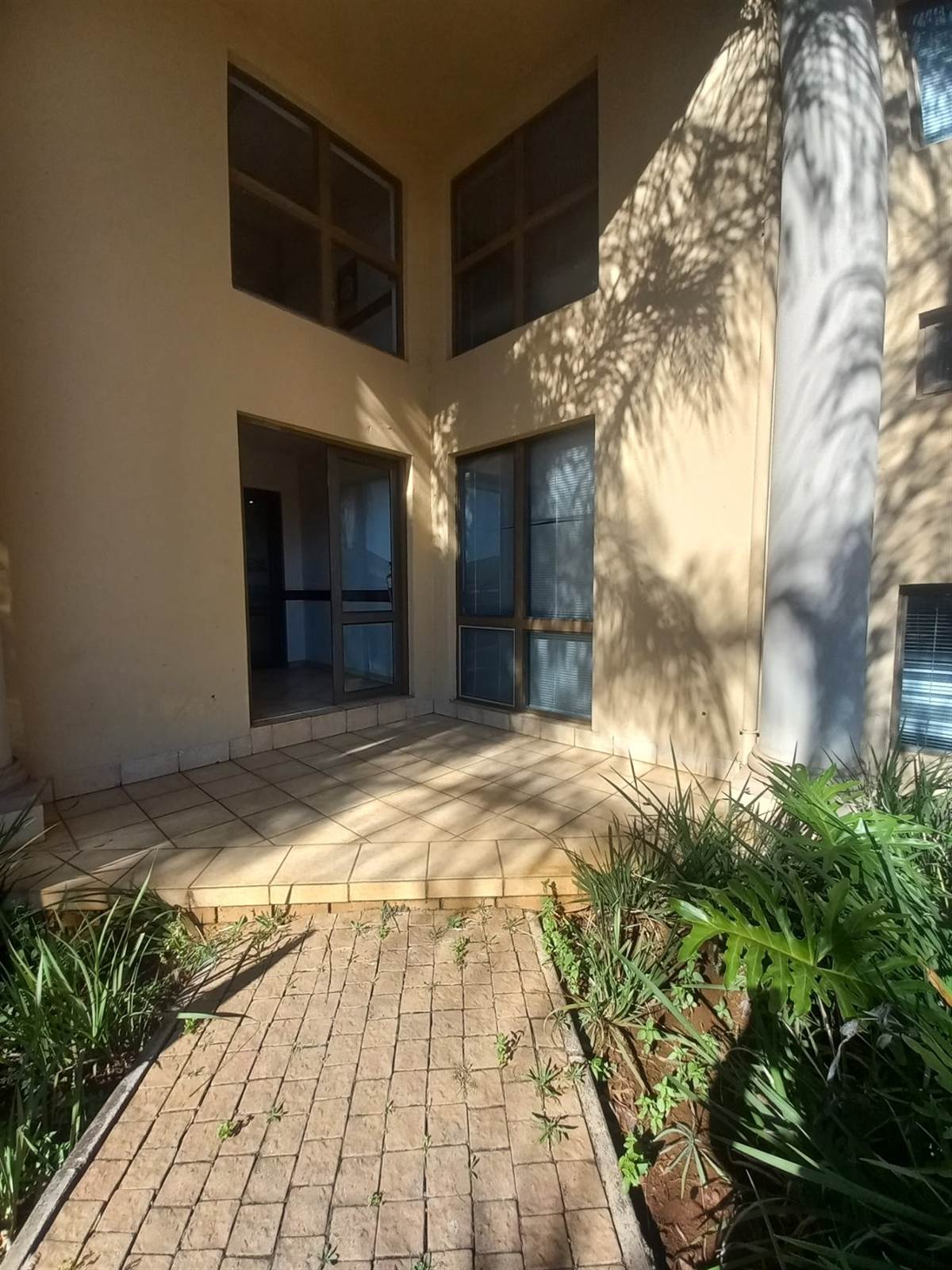 185  m² Commercial space in Highveld photo number 1