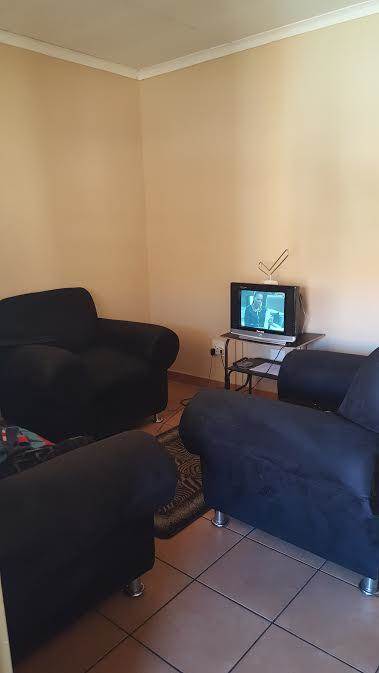 1 Bed Flat in Clarina photo number 2