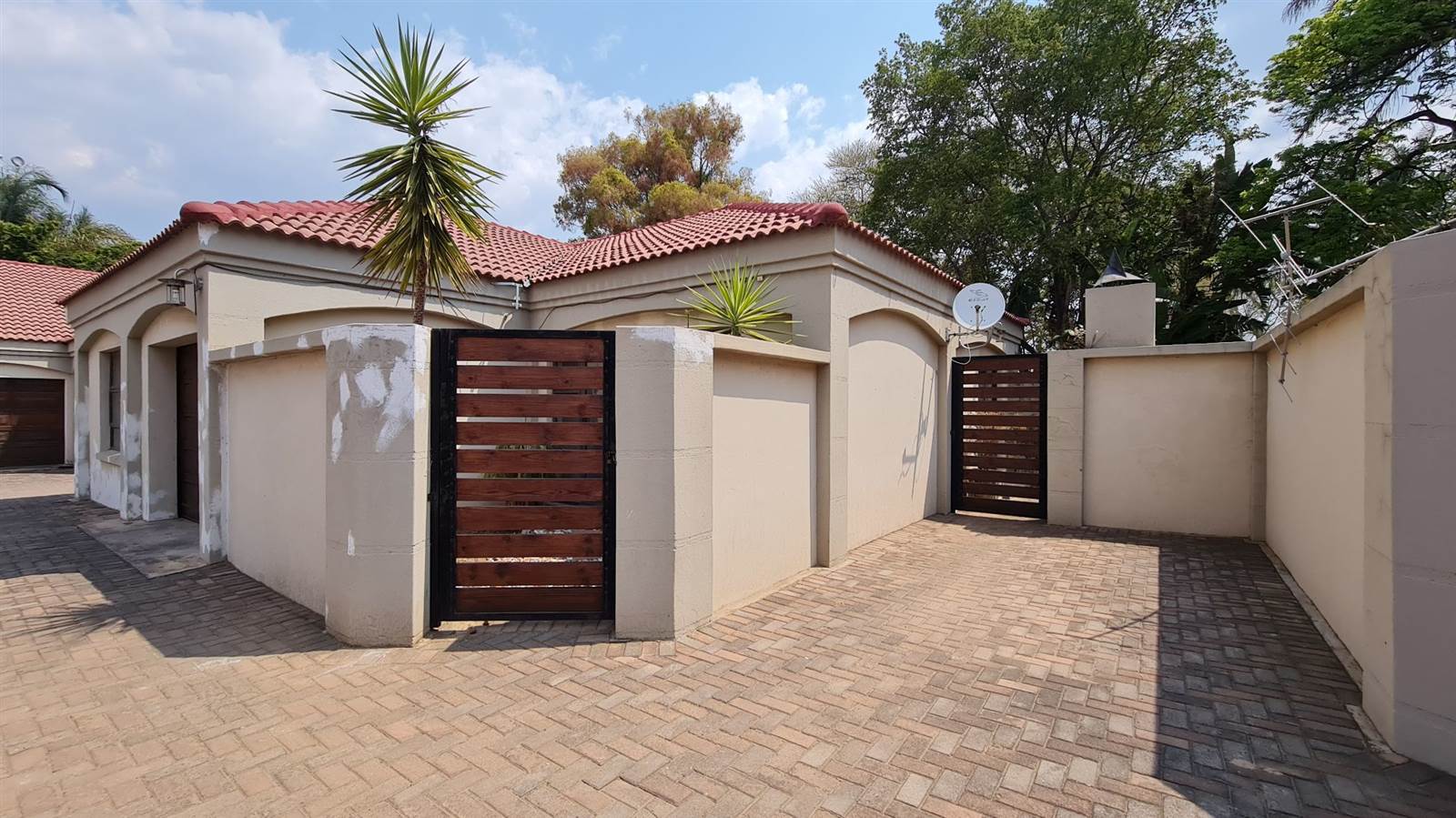 2 Bed Townhouse in Polokwane Central photo number 29