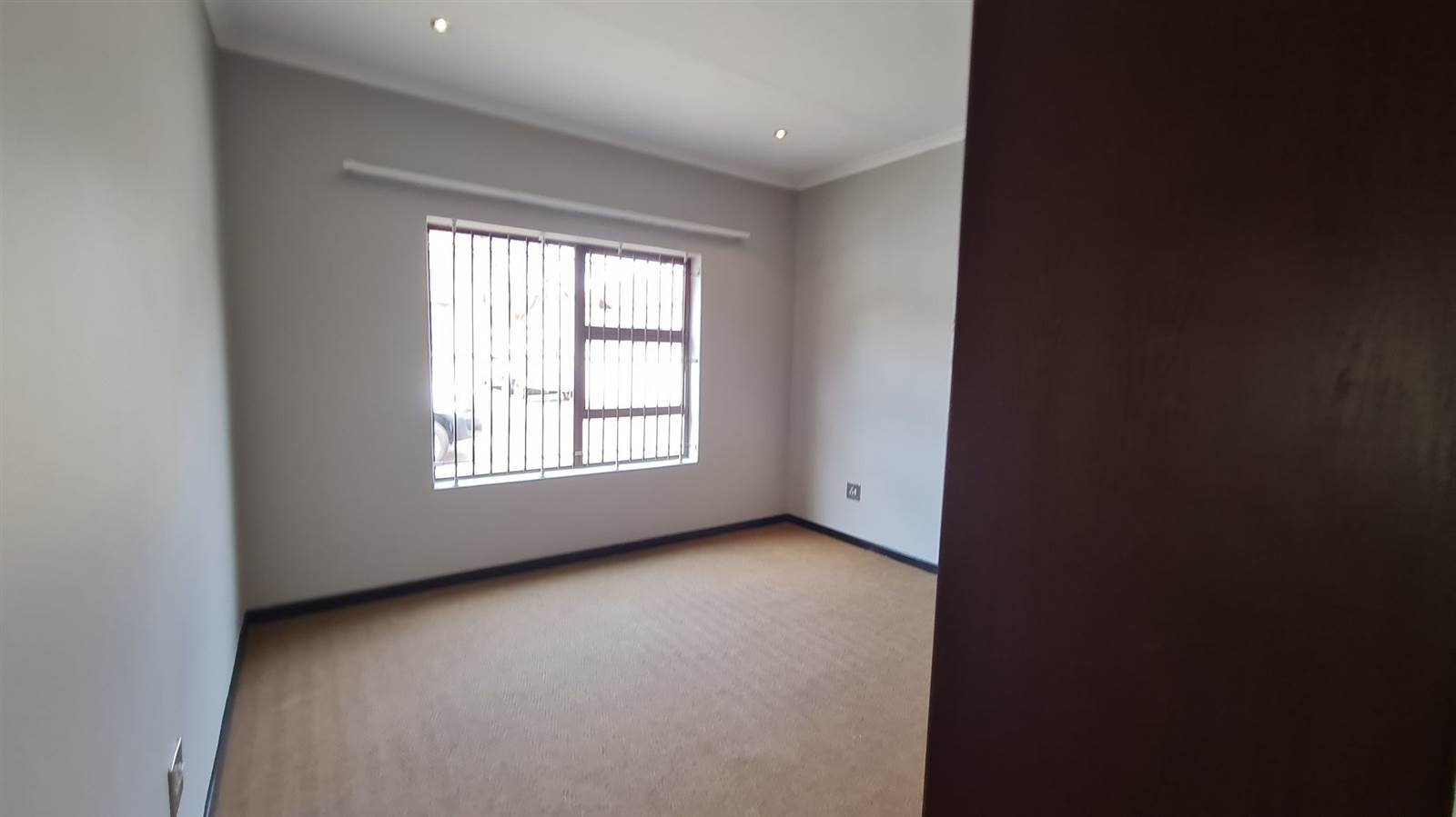 2 Bed Townhouse in Polokwane Central photo number 12