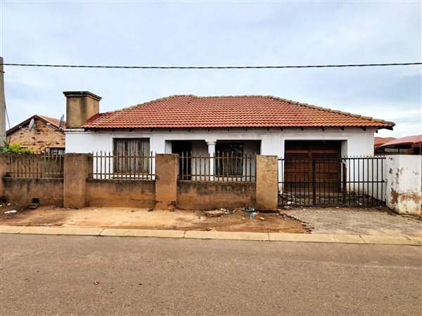 3 Bed House in Mahube Valley