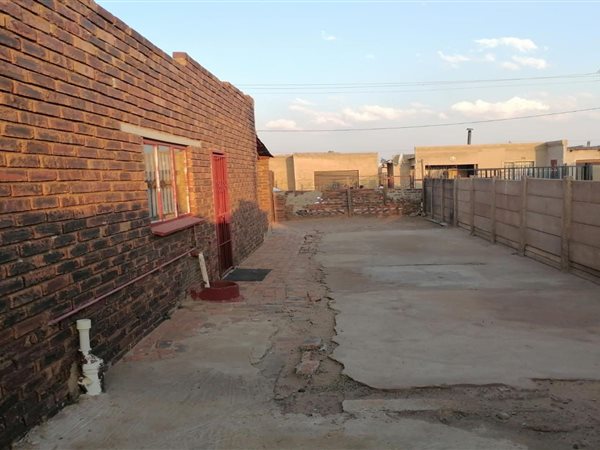 2 Bedroom House 2 Bedroom House