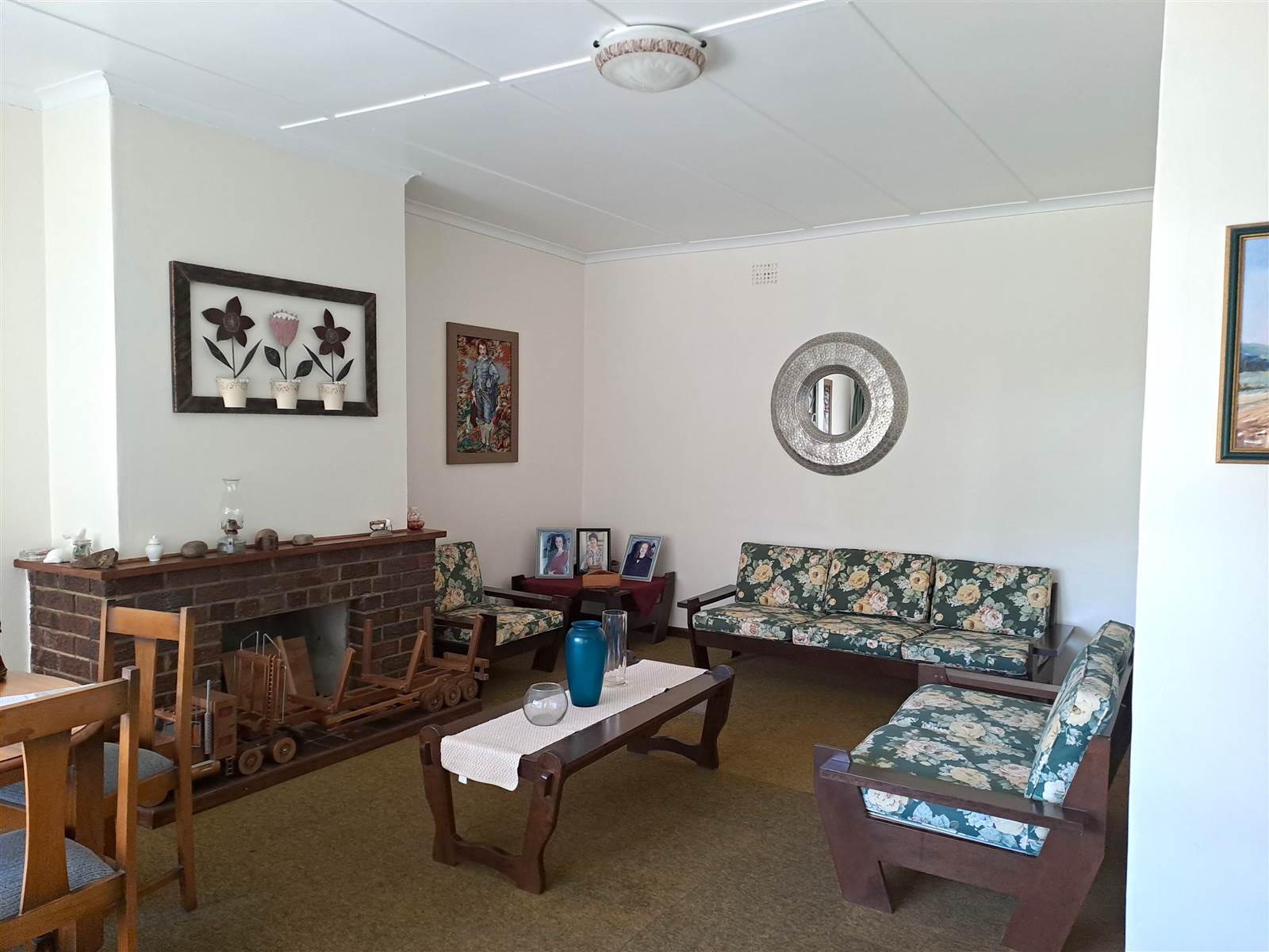 4 Bed House in Villiersdorp photo number 4