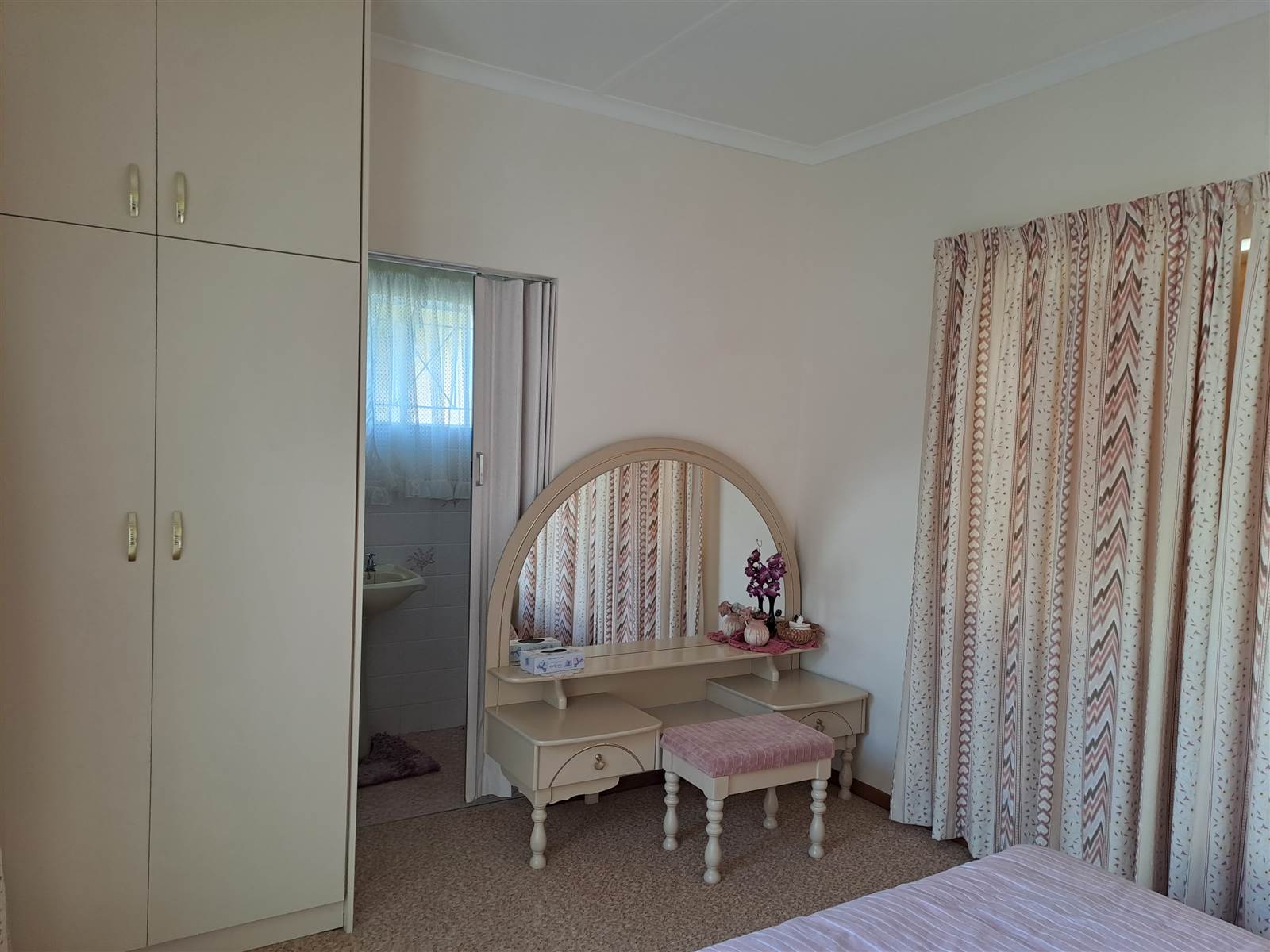 4 Bed House in Villiersdorp photo number 16