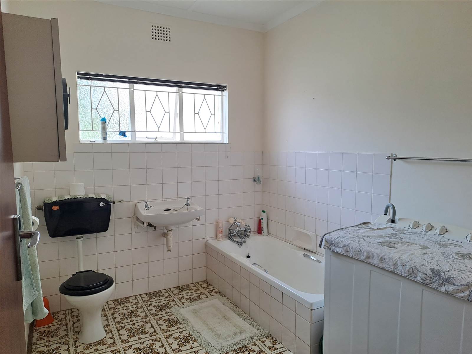 4 Bed House in Villiersdorp photo number 9