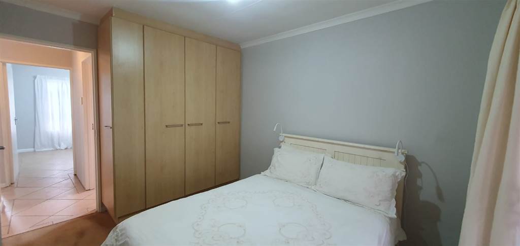 2 Bed Townhouse in Greenshields Park photo number 12