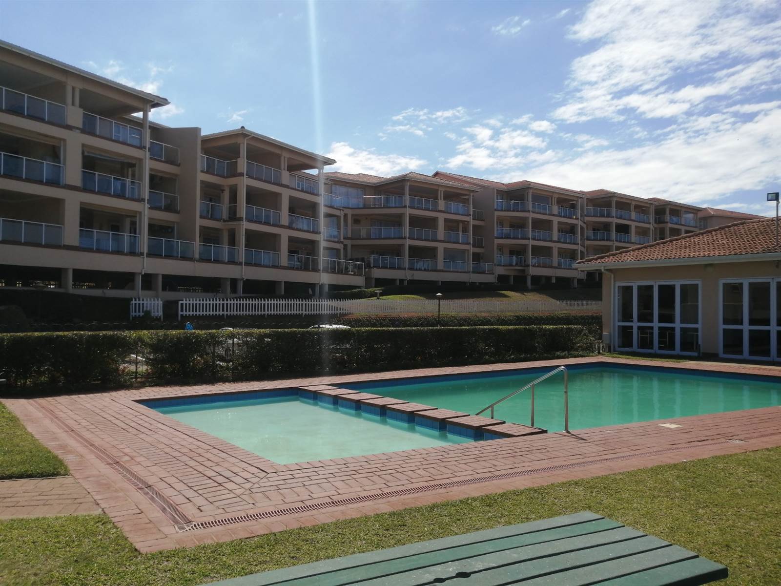4 Bed Apartment in Illovo Beach photo number 2