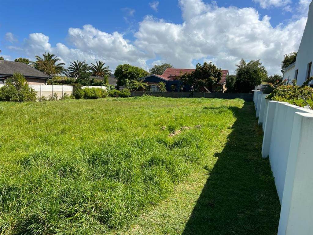 600 m² Land available in Herolds Bay photo number 8