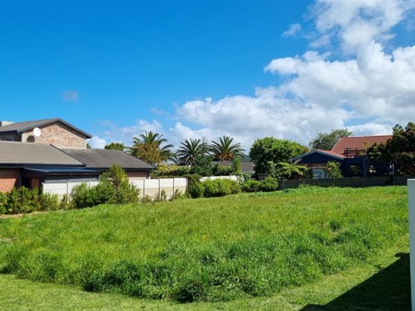 600 m² Land available in Herolds Bay