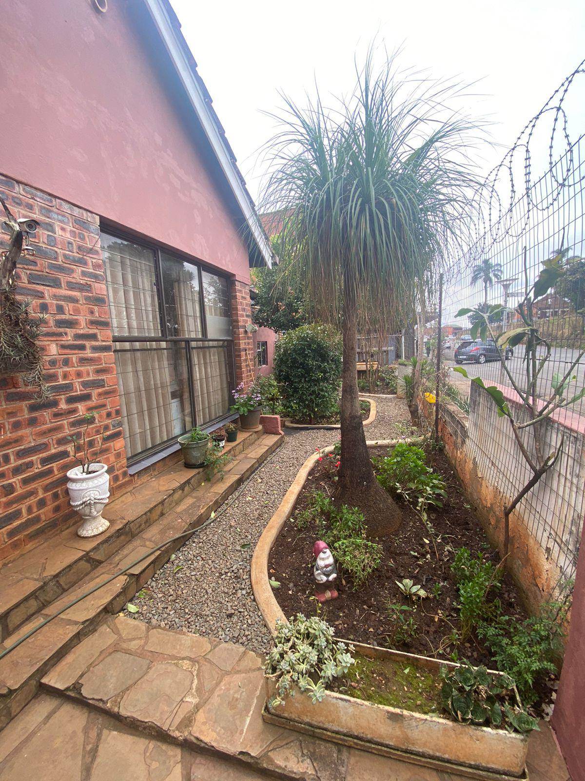 3 Bed House in Pietermaritzburg Central photo number 5