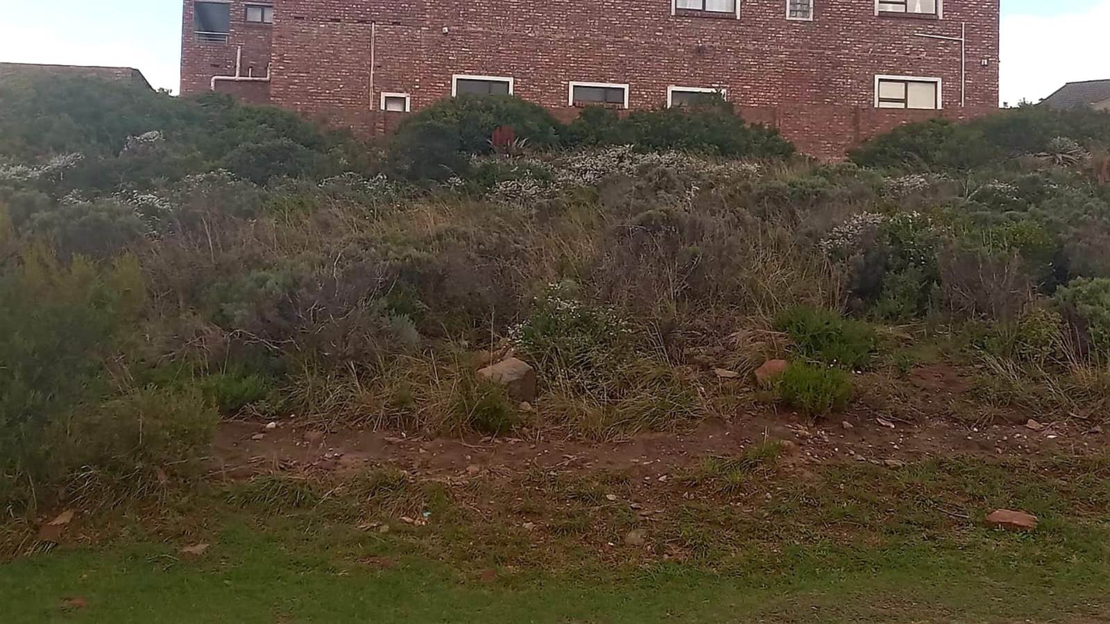 525 m² Land available in Mossel Bay Ext 26 photo number 6