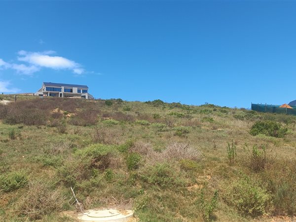 1 553 m² Land