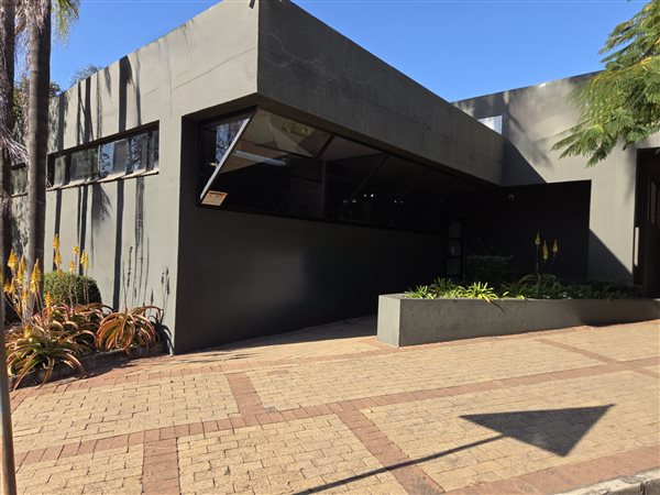 115 m² Office Space 115 m² Office Space