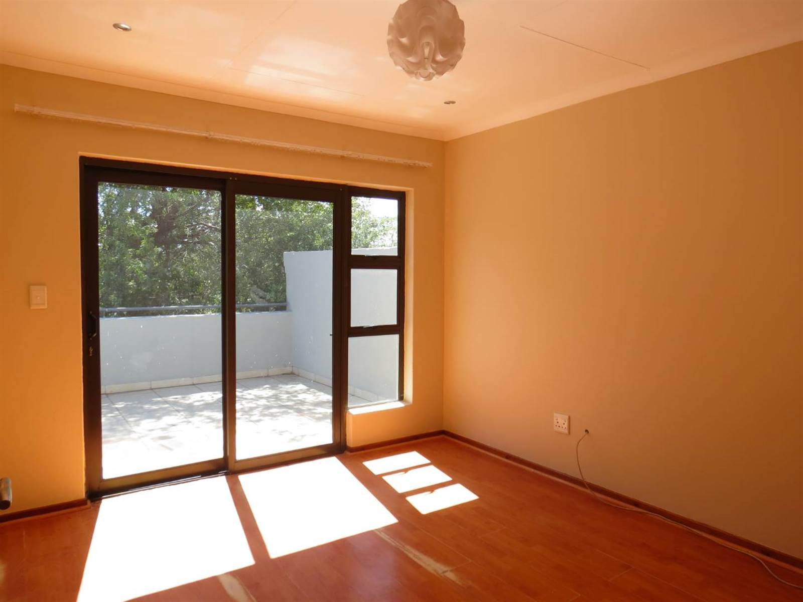 4 Bed House in Greenstone Hill photo number 27