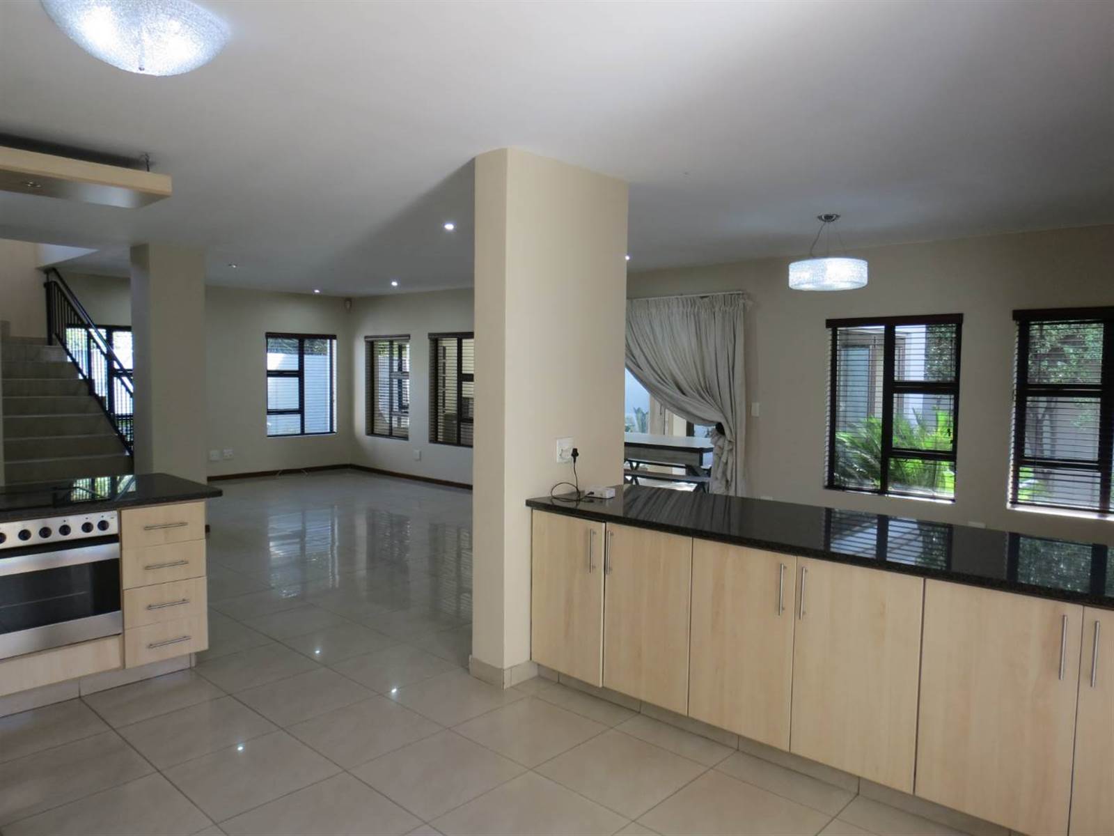 4 Bed House in Greenstone Hill photo number 10