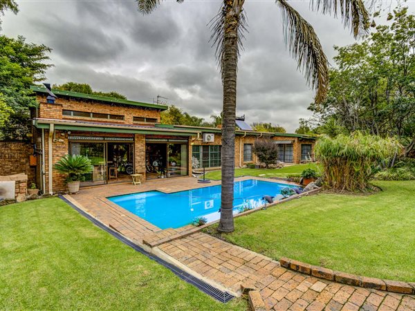 4 Bedroom House 4 Bedroom House