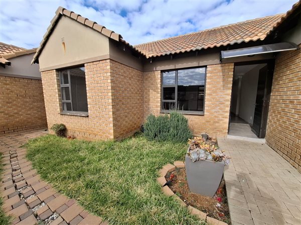 3 Bedroom Townhouse 3 Bedroom Townhouse